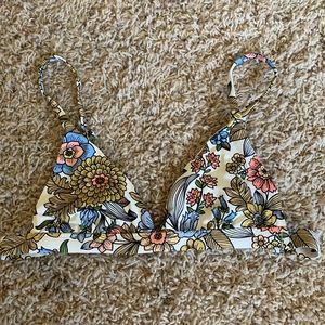 Floral bikini top NWOT
